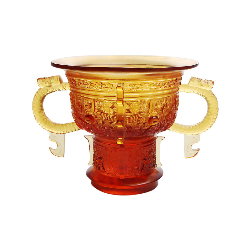 Kinesisk stativ med drageørehåndtak og tornmønster