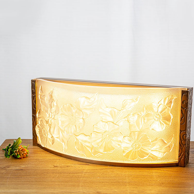 Dekorative lampepynt i glass med hibiskusblomstmønster