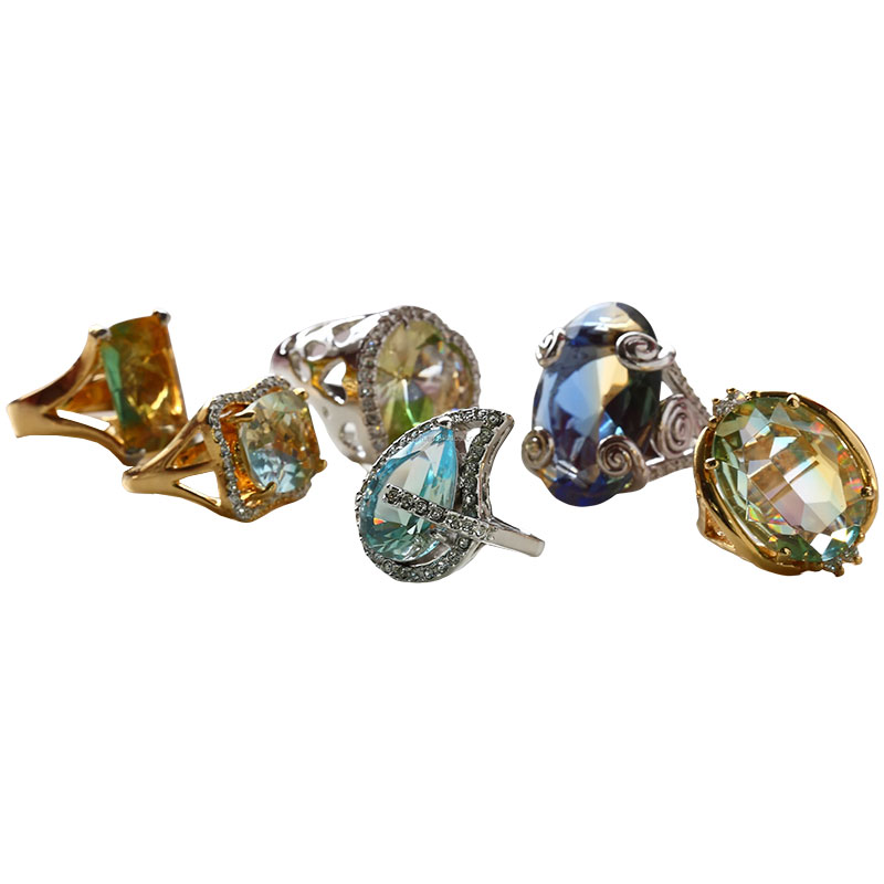 Ring med dråpeformet glass