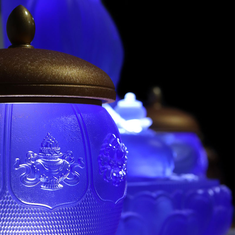 Åtte skatter Lotus-serien buddhistiske alter krystallglass tilbud sett