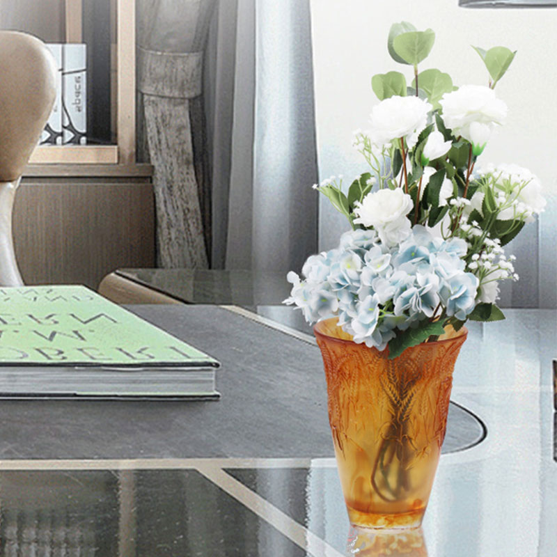 Ravfarget glassvase preget med hveteører